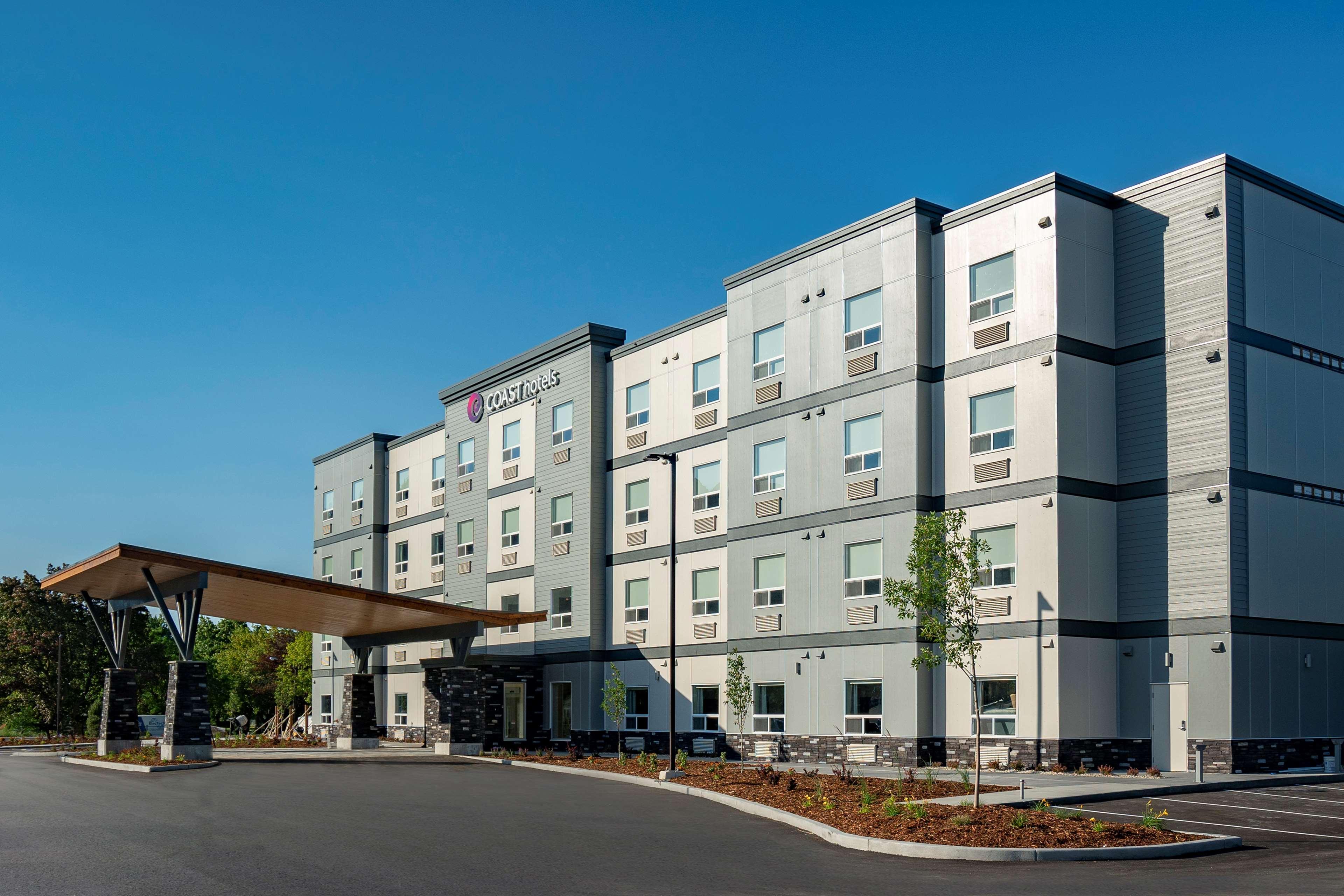Coast Oliver Hotel Exterior photo